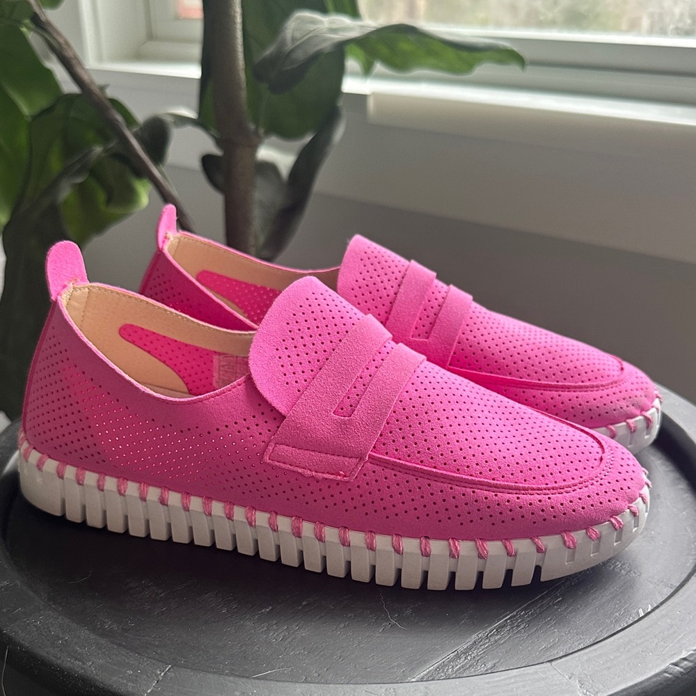 Isle Jacobsen Tulip Slip On Pink Perforated Sneakers - new!